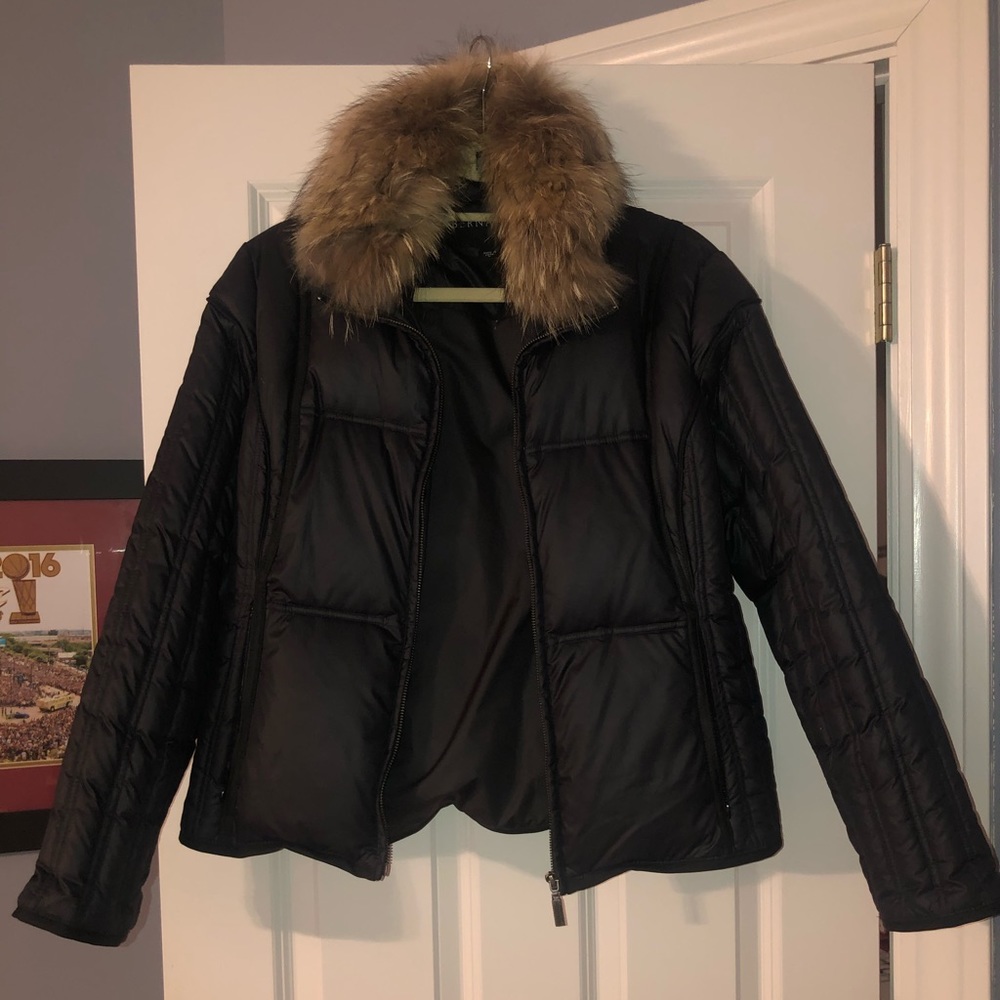BLACK PUFFER COAT WITH FAUX FUR
